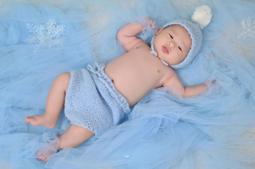 桂阳宝宝吐奶黄色